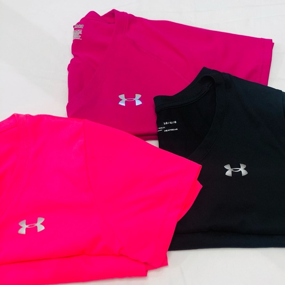 Under Armour Tops - 3 Women’s Under Armour tees